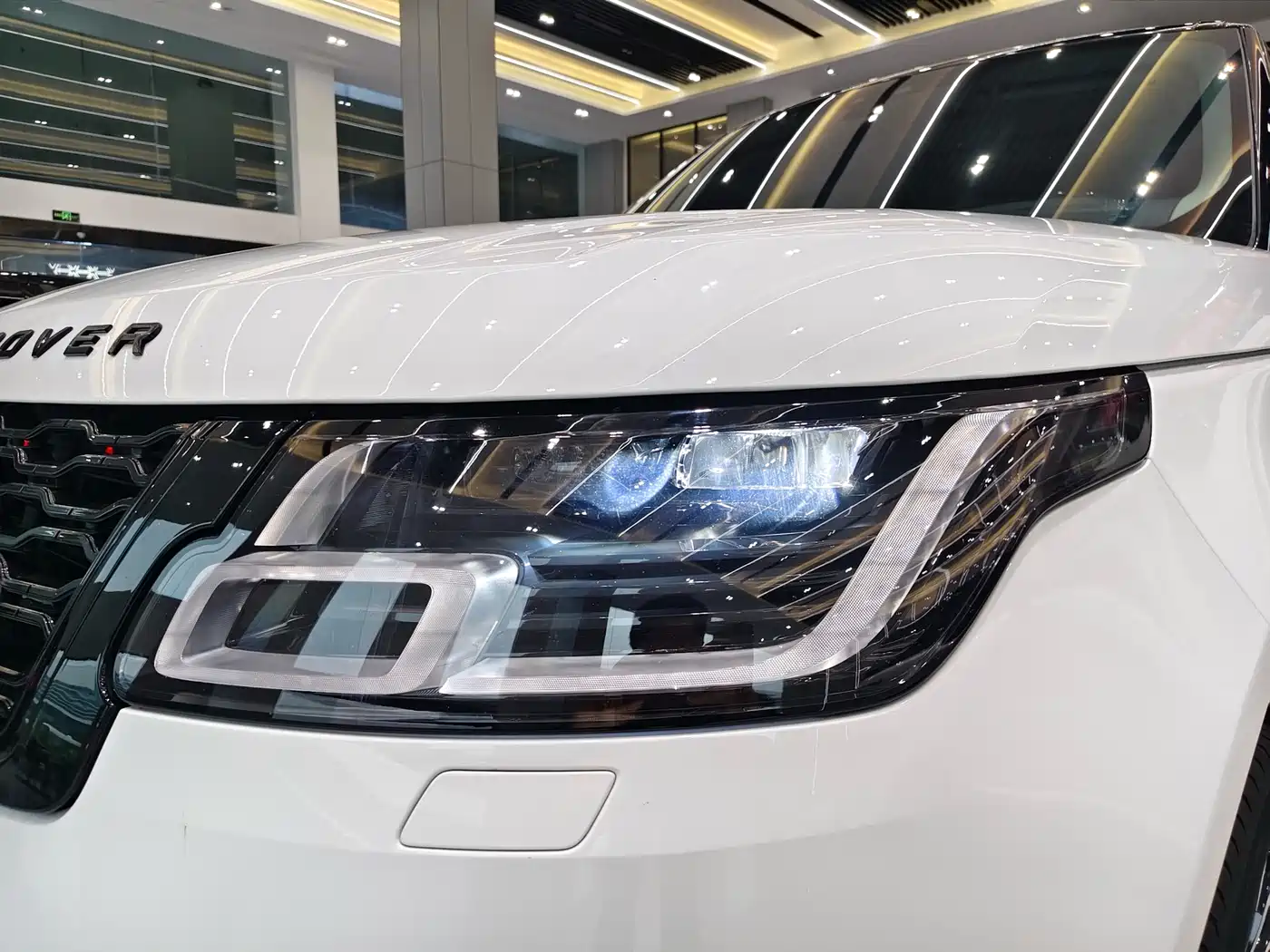 Land Rover Range Rover 2020 3.0 L6 Shengshi Edition фото 5