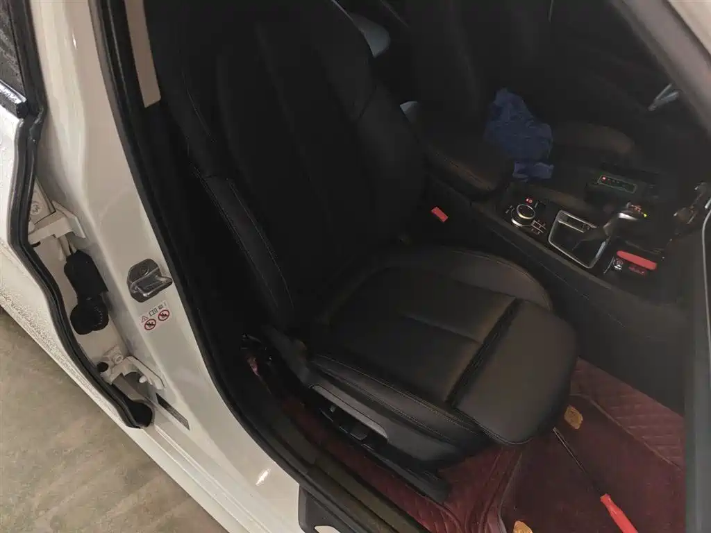 BMW 1 Series 2019 118i M Sport Package фото 20