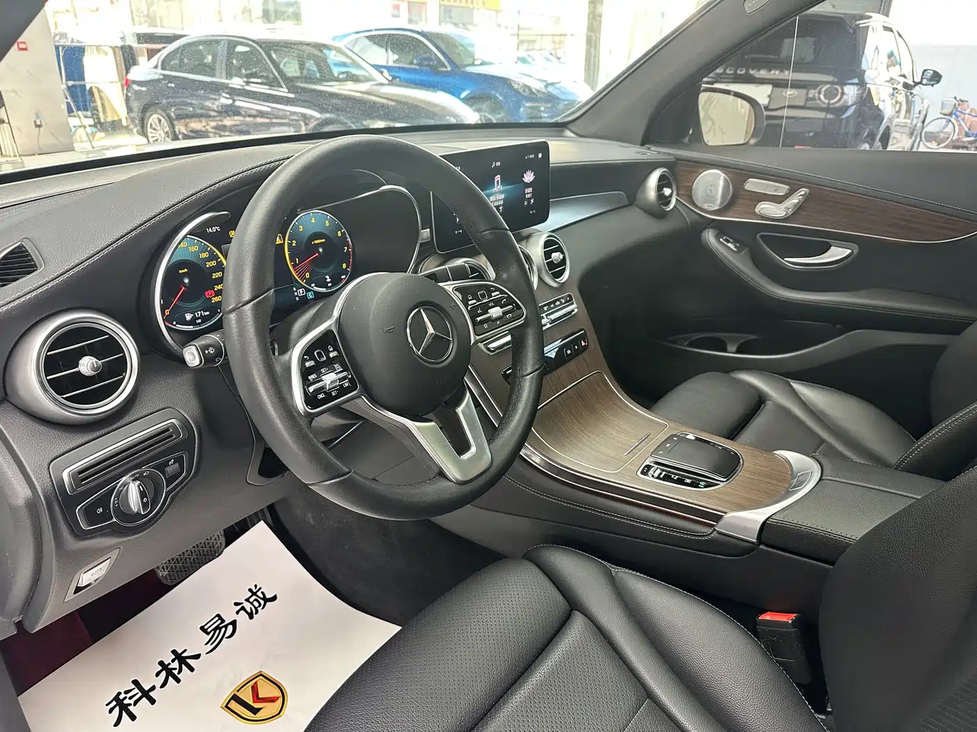 MERCEDES-BENZ GLC