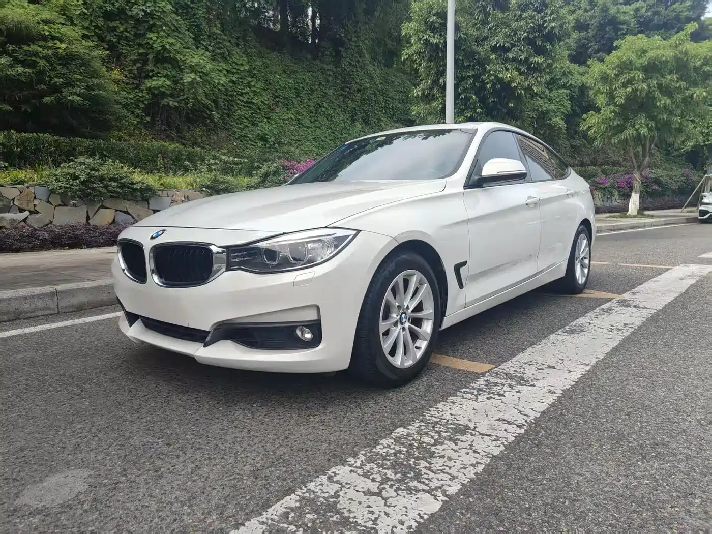 BMW 3 Series GT 2013 Model 320i Leading
