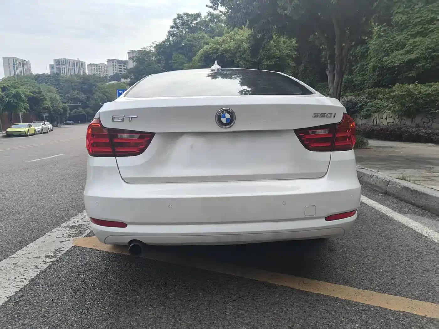BMW 3 Series GT 2013 Model 320i Leading фото 5
