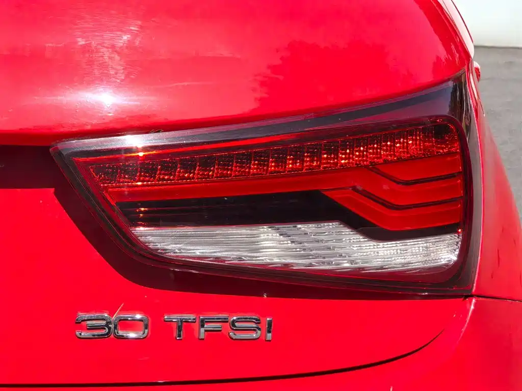 Audi A1 2017 2016 30 TFSI Sportback Design Style Edition