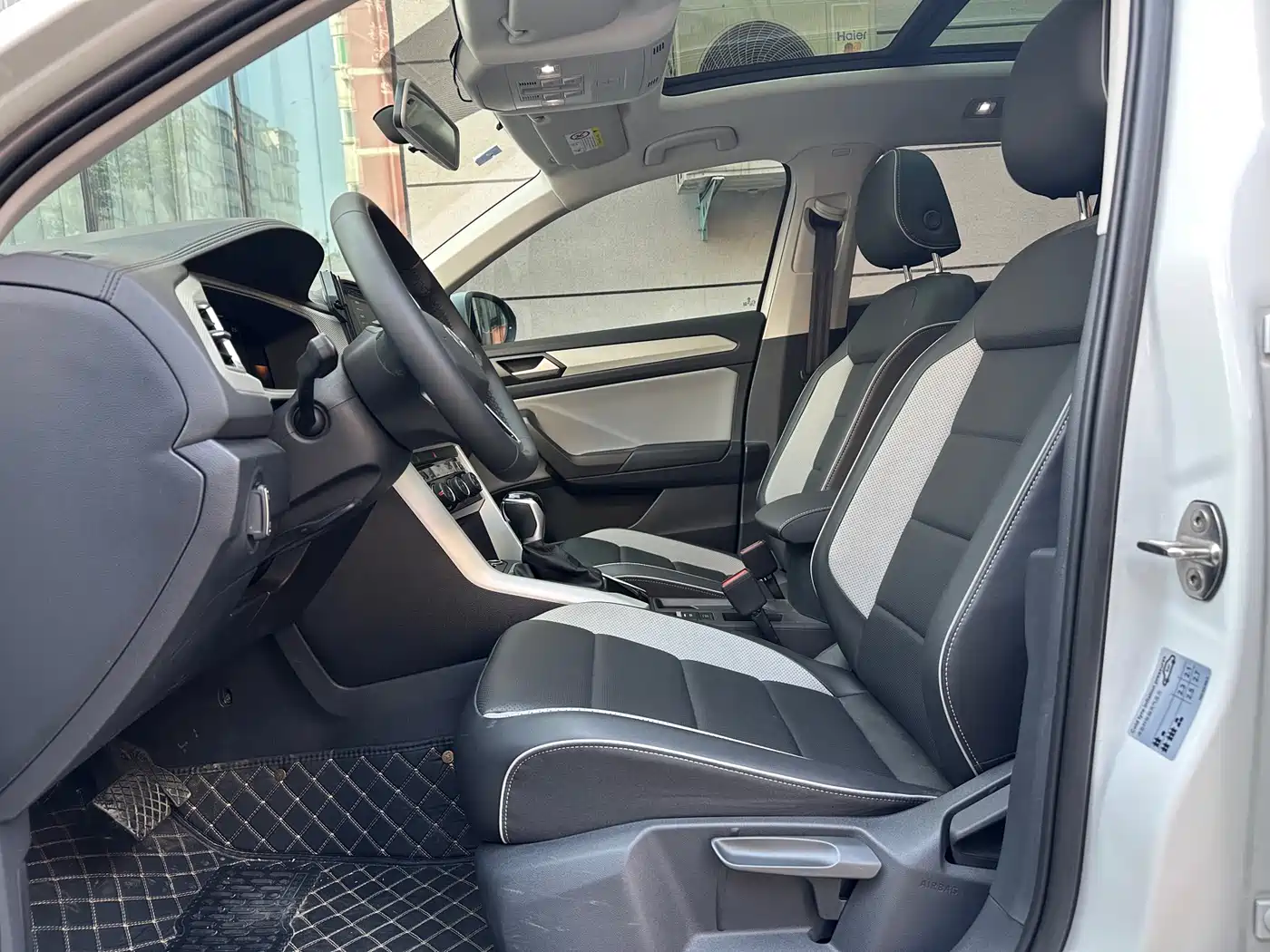 Volkswagen T-ROC 2023 280TSI DSG 2WD Time Edition фото 17