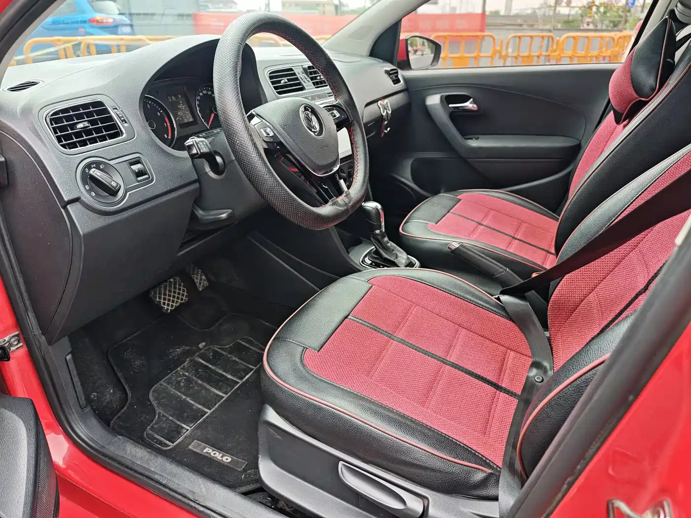 Volkswagen Polo 2016 1.6L Automatic Comfort фото 7