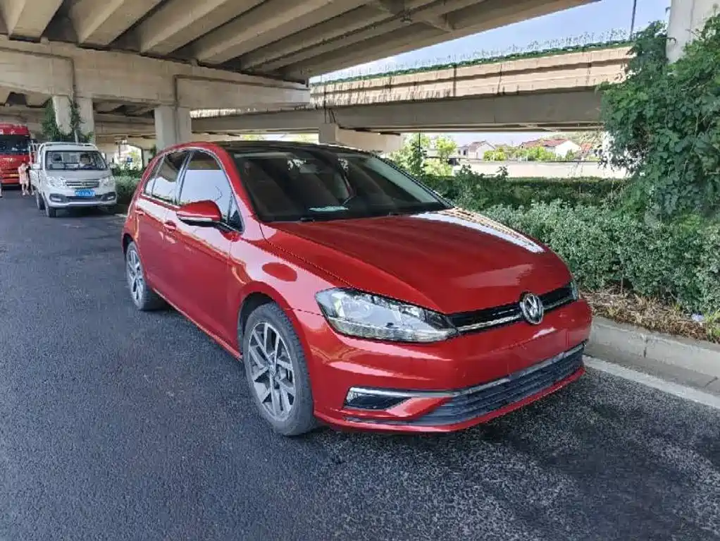 Фото 3 - Volkswagen Golf
