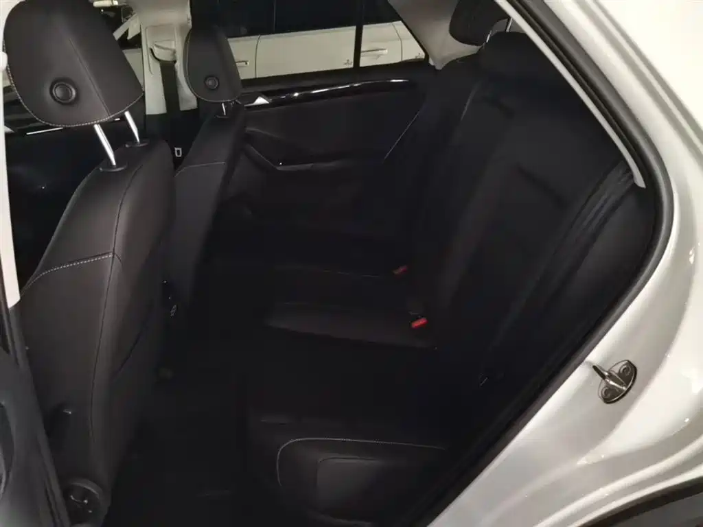 Volkswagen T-ROC 2019 280TSI DSG 2WD Comfort Version China VI фото 17