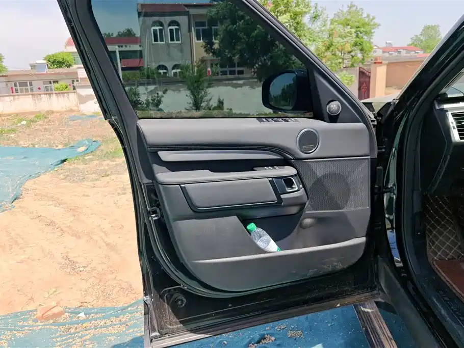 Land Rover Discovery 2024 360PS Dynamic SE фото 7