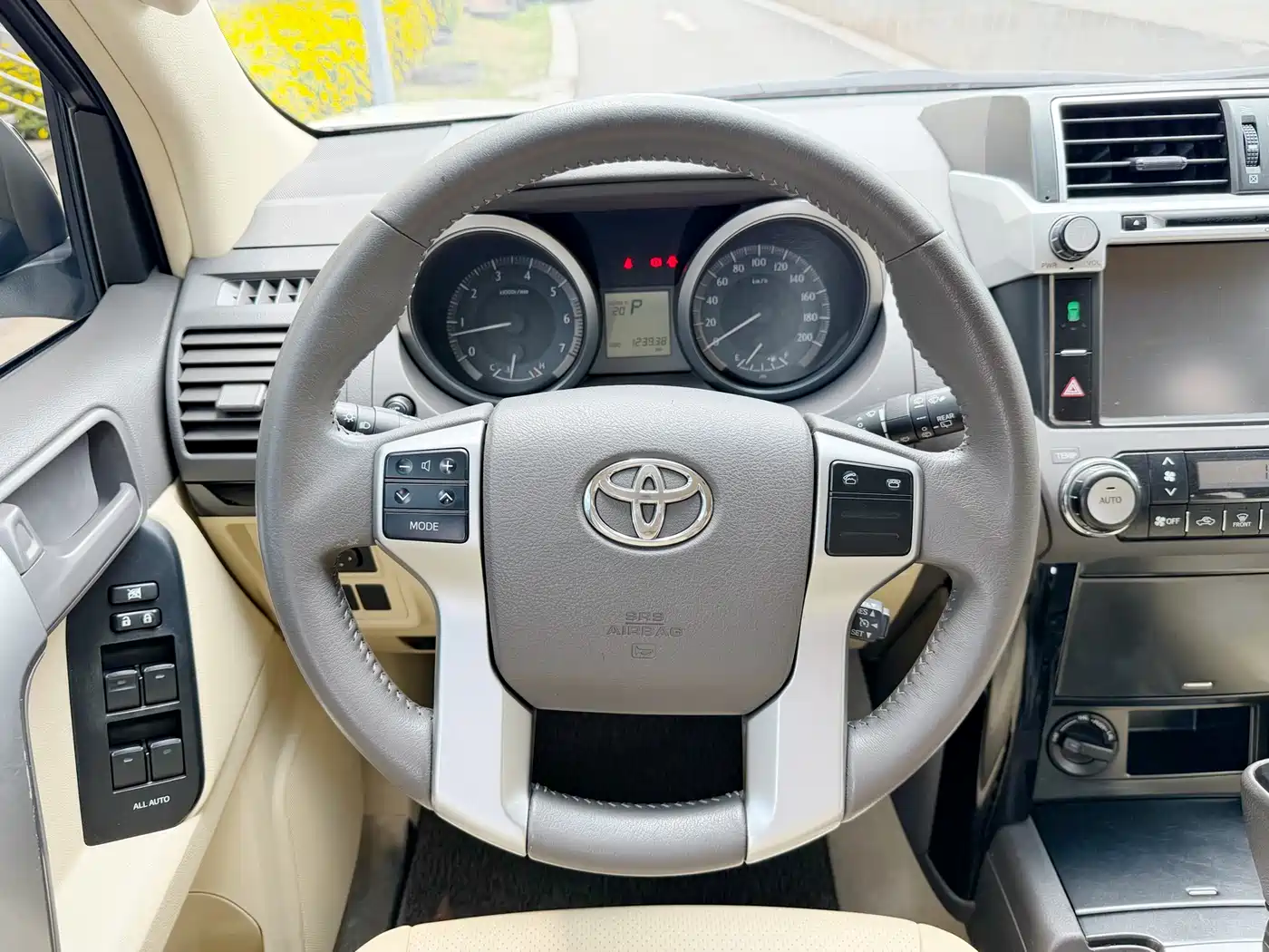 Toyota Prado (Import) 2014 2.7L Automatic Luxury фото 8