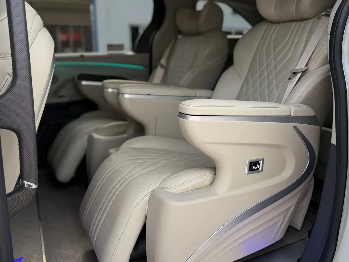 Toyota Sienna 2023 2.5L Hybrid Comfort Edition фото 9
