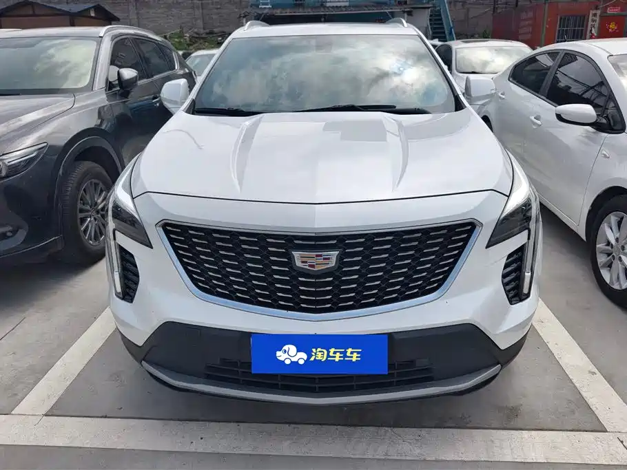 CADILLAC XT4