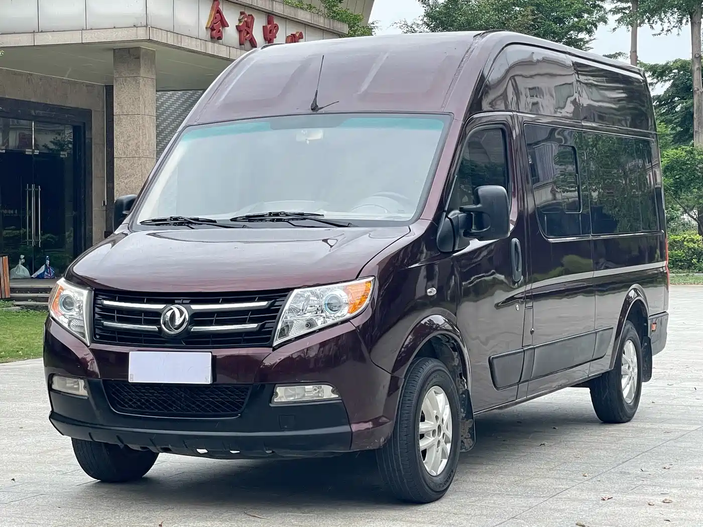 Dongfeng Yufeng Yufeng 2015 2016 2.5T Prestige Edition High-spec LWB High-roof China V ZD25
