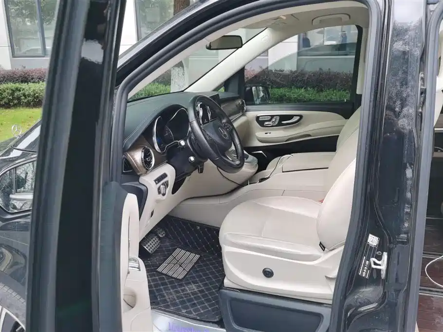 MERCEDES-BENZ V CLASS