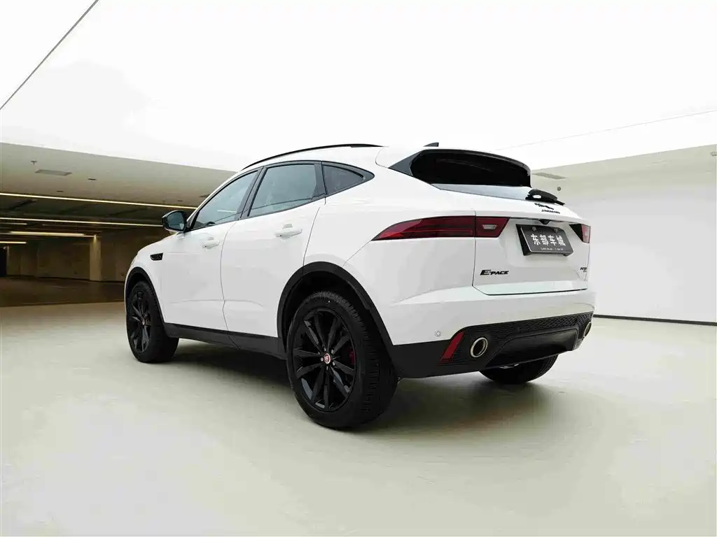 Фото 5 - Jaguar E-PACE