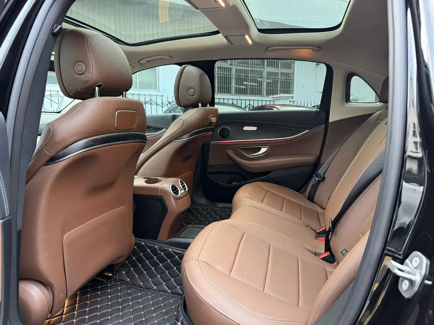 Mercedes-Benz E-Class 2019 E 300 L Sport Fashion фото 6