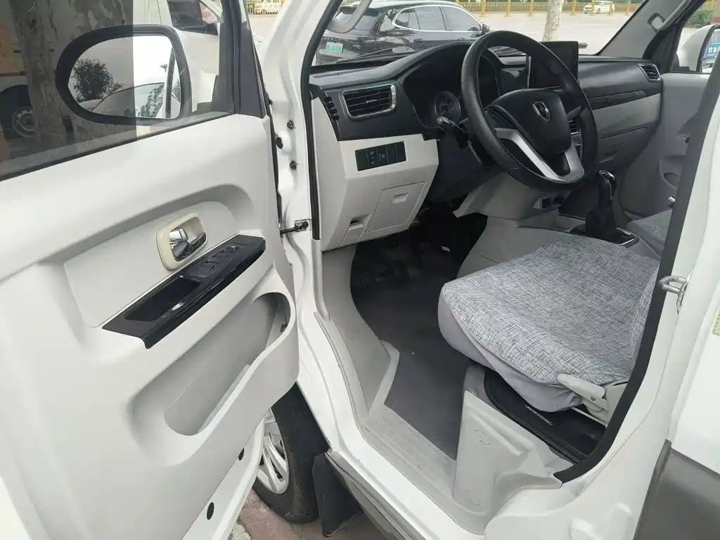 Jinbei New Hiace S 2023 2023 1.5L Fortune Van 2/5-seater AC Version SWC15M