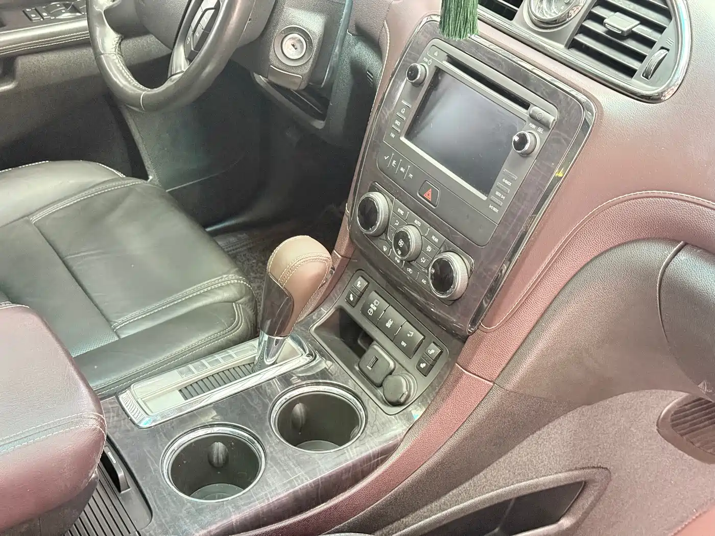 Buick Enclave 2014 3.6L 2WD Elite Comfort фото 12