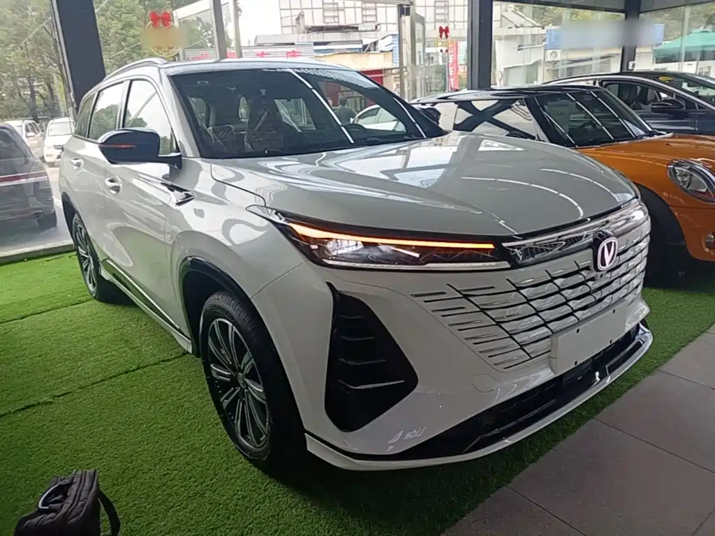 Фото 4 - Changan CS75 PLUS