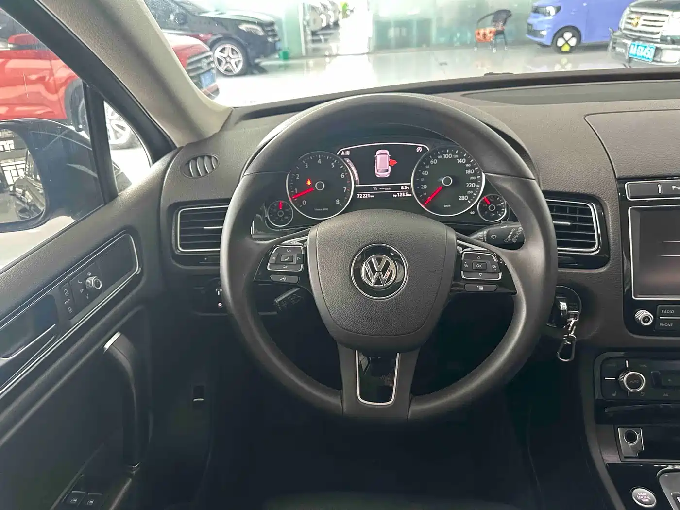 Volkswagen Touareg 2018 3.0TSI Glory Collector's Edition фото 13