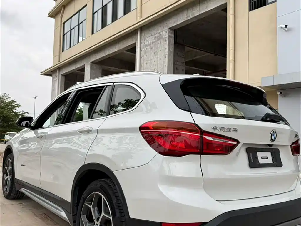 BMW X1 2016 sDrive18Li Luxury Model фото 4