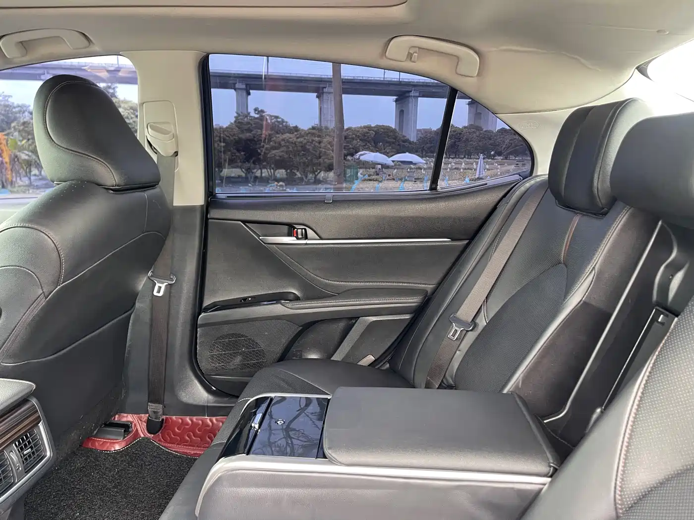 Toyota Camry 2018 2.5Q Flagship Edition фото 27