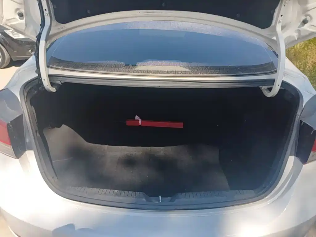 Hyundai Langdong 2015 2015 1.6L Auto Trend