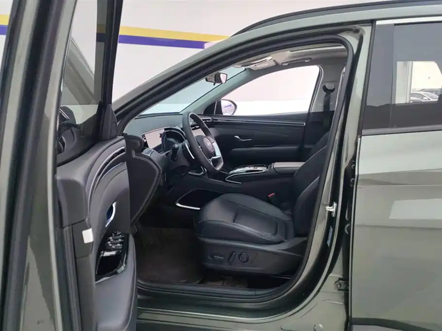Hyundai Tucson 2023 Tucson L 1.5T Automatic 2WD LUX Premium Edition фото 9