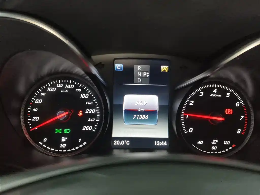 Mercedes-Benz GLC 2018 GLC 260 4MATIC Luxury фото 8