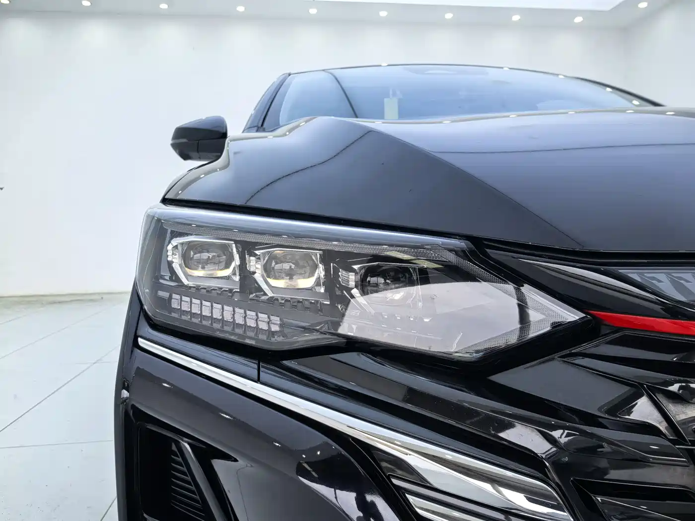 DONGFENG YI HYUN MAX