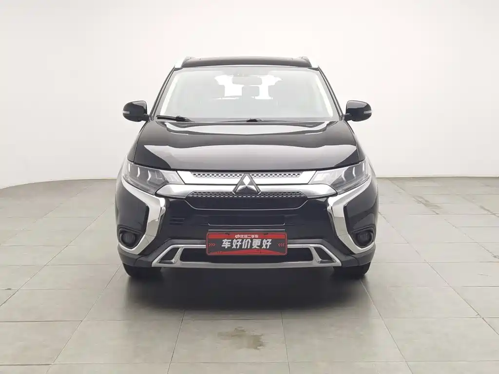 Фото 3 - Mitsubishi Outlander