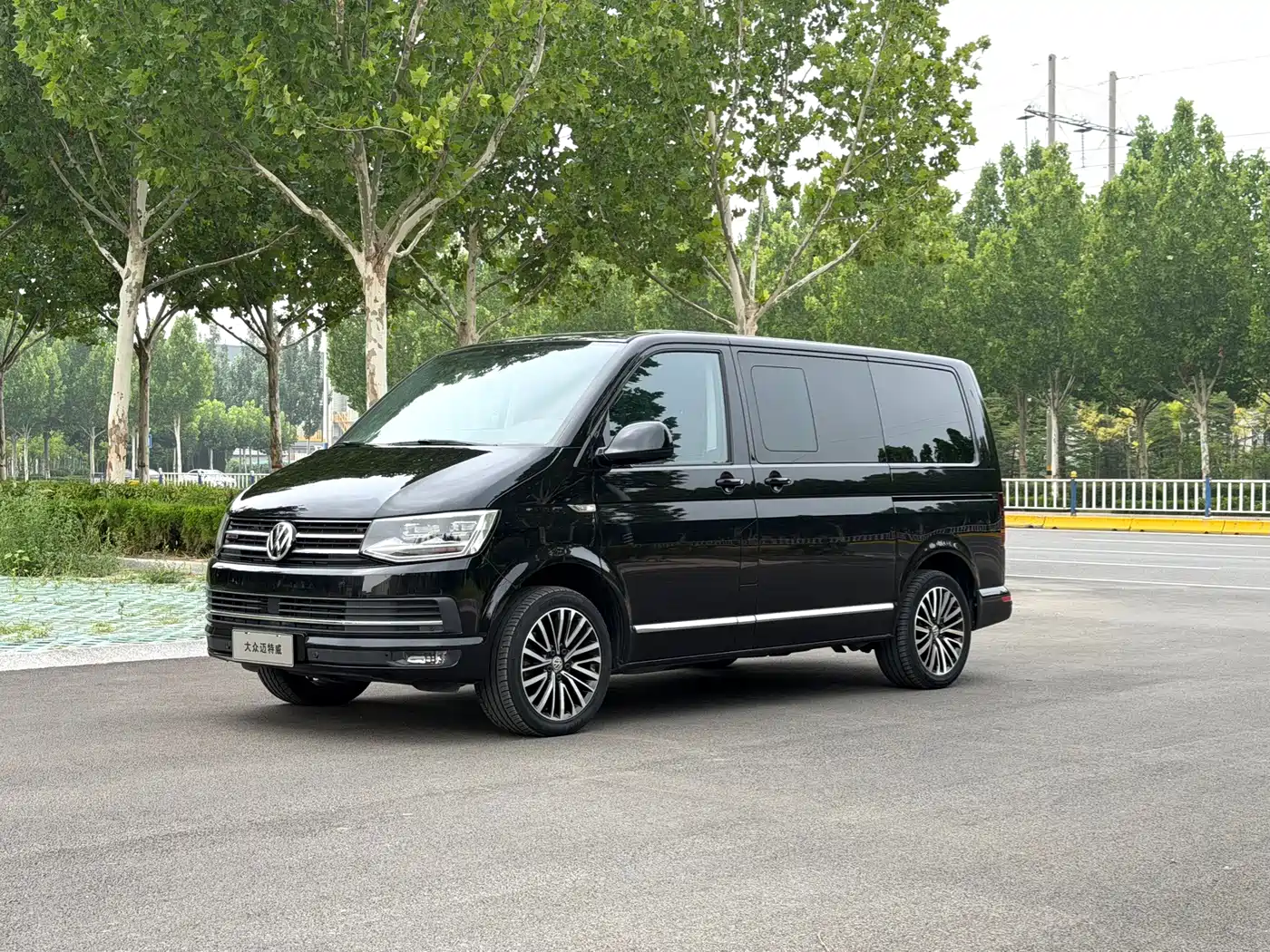 Volkswagen Multivan 2017 2018 2.0TSI 4WD Premium Edition 7-Seater