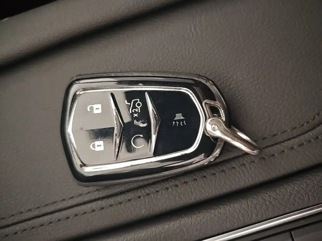 Photo 9 - Cadillac XT5
