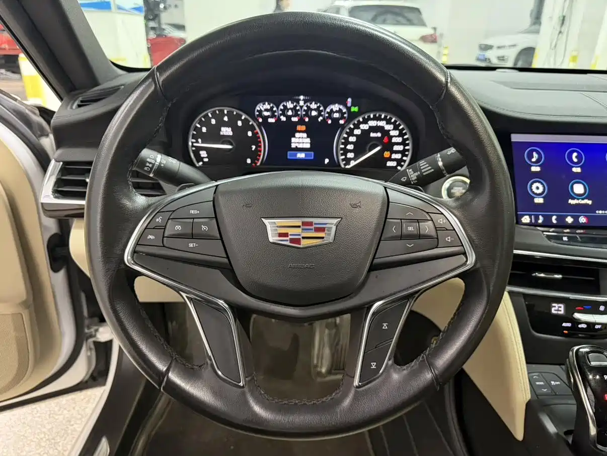 CADILLAC CT6