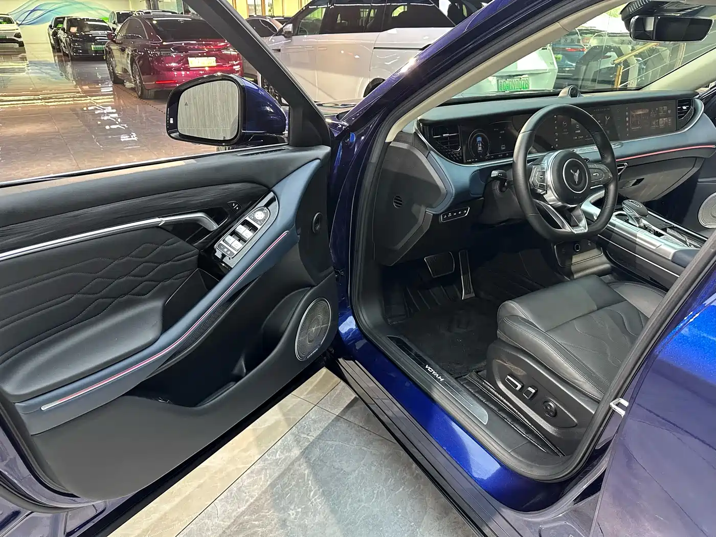 Voyah Auto VOYAH FREE 2021 AWD Standard Range Extender Exclusive Luxury Package фото 7