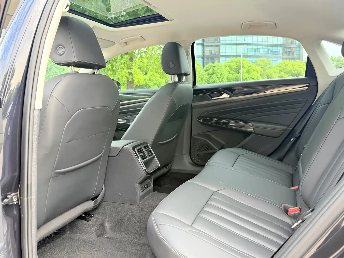Volkswagen Passat 2019 Model 280TSI Business Edition China VI фото 13