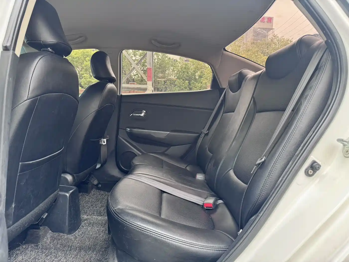 Kia K2 2012 Sedan 1.4L AT GLS Commemorative Edition фото 6