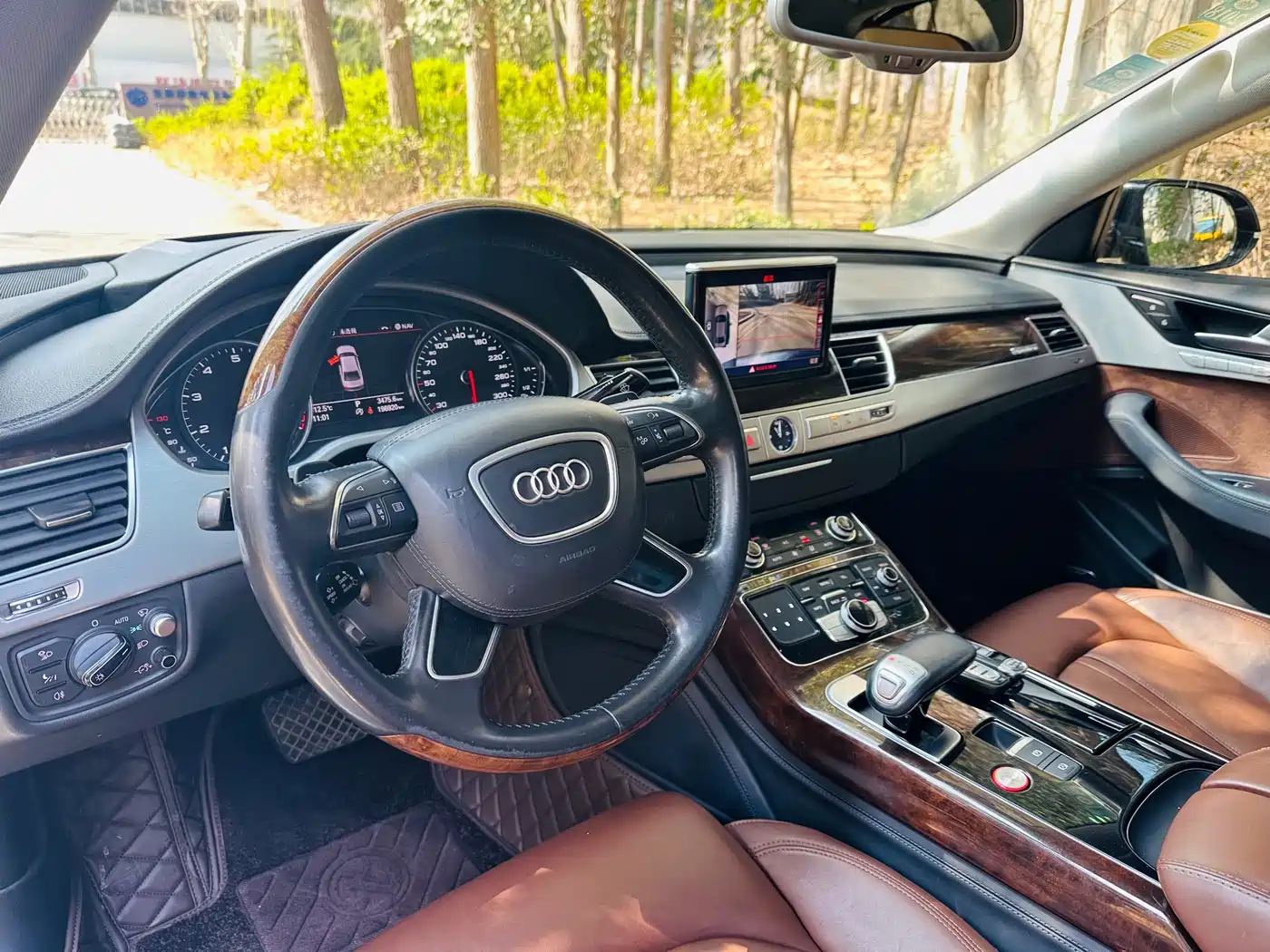 Фото 5 - Audi A8