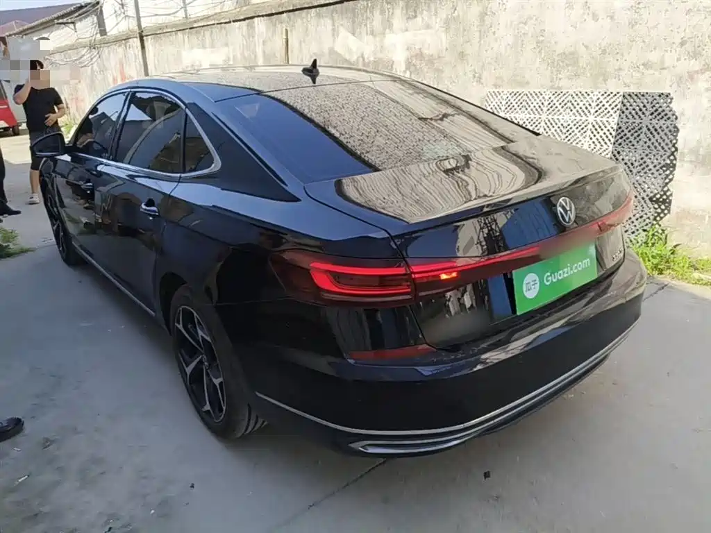 Volkswagen Passat 2023 Facelift 330TSI Starlight Luxury Edition фото 5