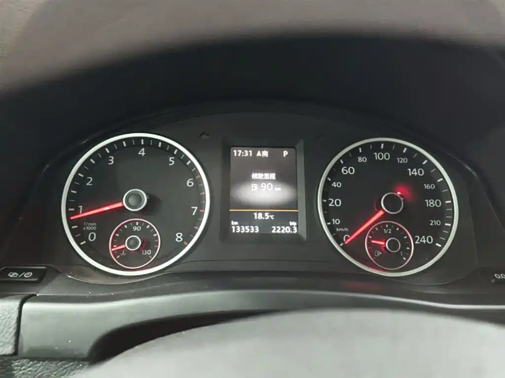 Volkswagen Tiguan 2015 1.8TSI Automatic 2WD Highline фото 12