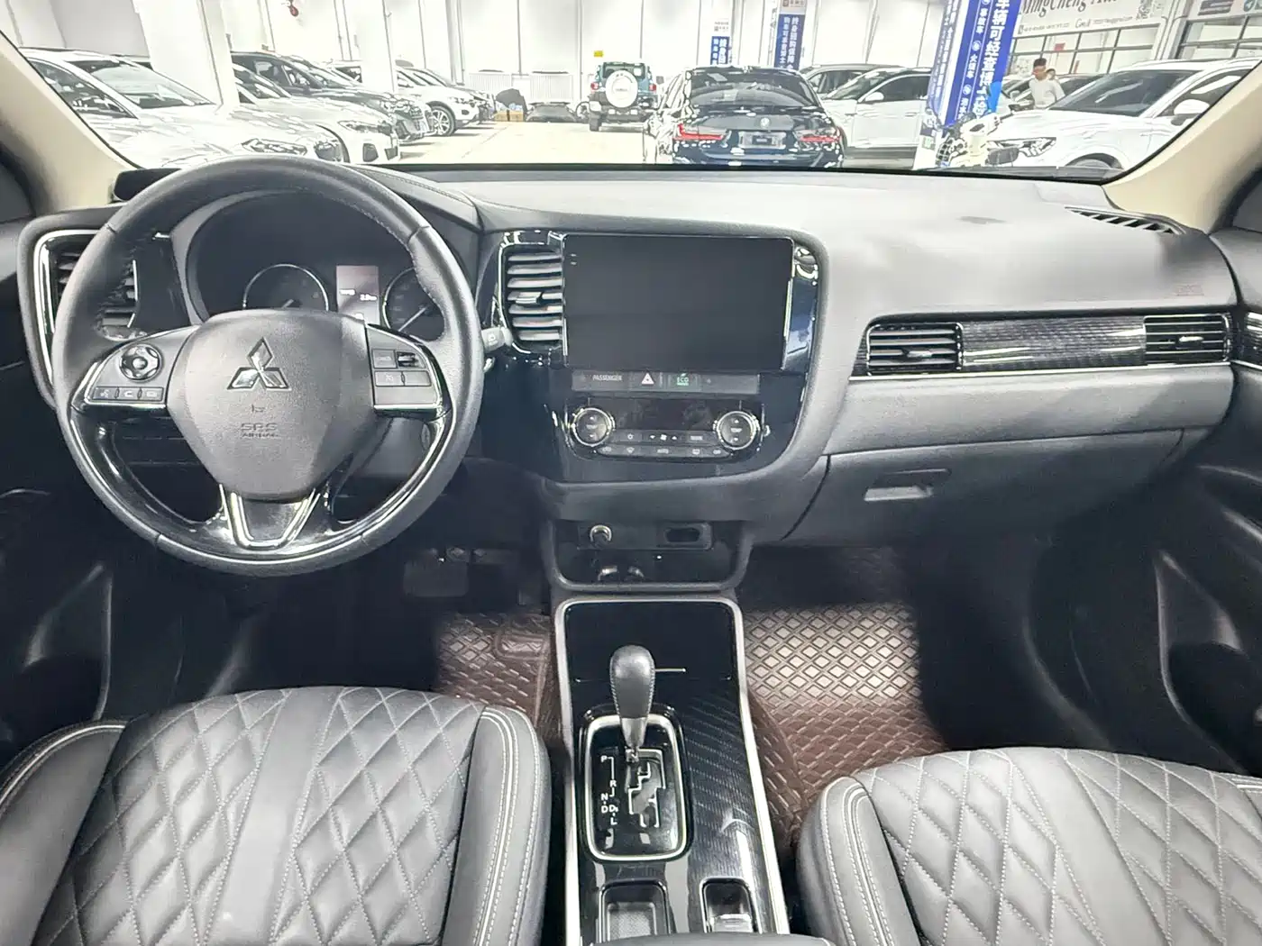 Mitsubishi Outlander 2021 Facelift 2.0L 2WD Premium Edition 5-Seater фото 19
