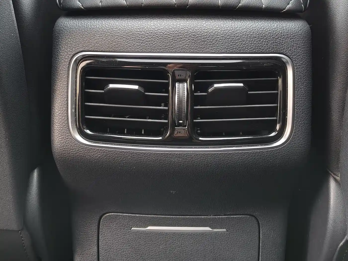 Hongqi HS5 2022 2.0T Smart Connection Flag Enjoy 4WD Shopping Edition фото 9