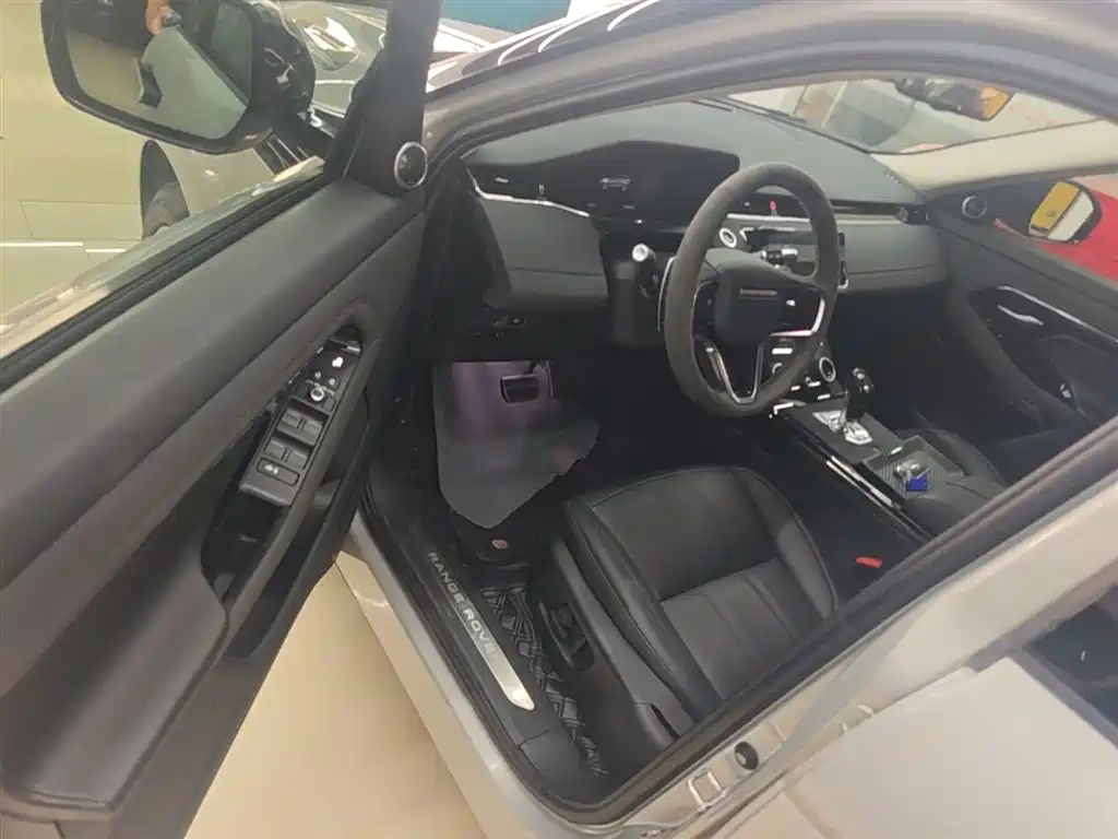Land Rover Range Rover Evoque 2021 Range Rover Evoque L 249PS R-Dynamic SE Luxury Edition фото 16