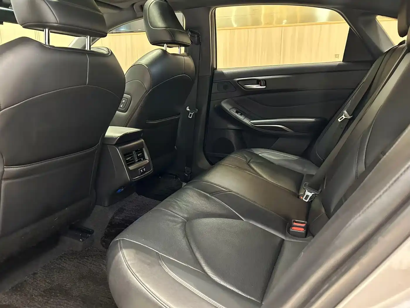 Toyota Avalon 2019 Hybrid 2.5L Luxury Edition China V фото 11