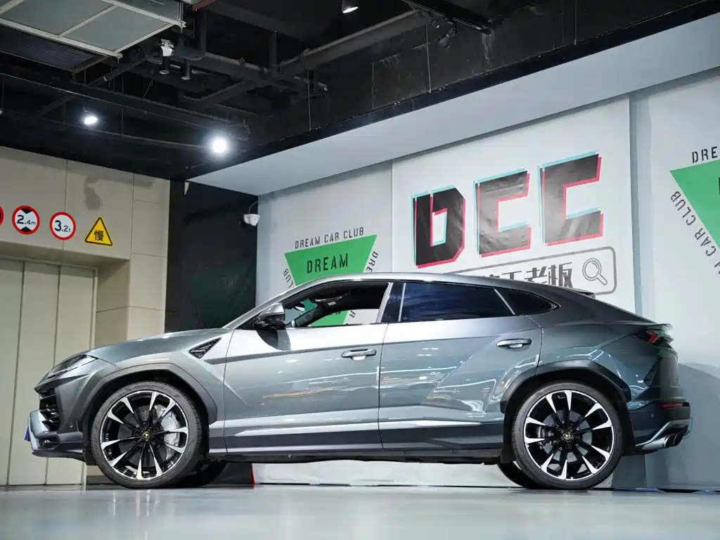 Фото 57 - Lamborghini Urus