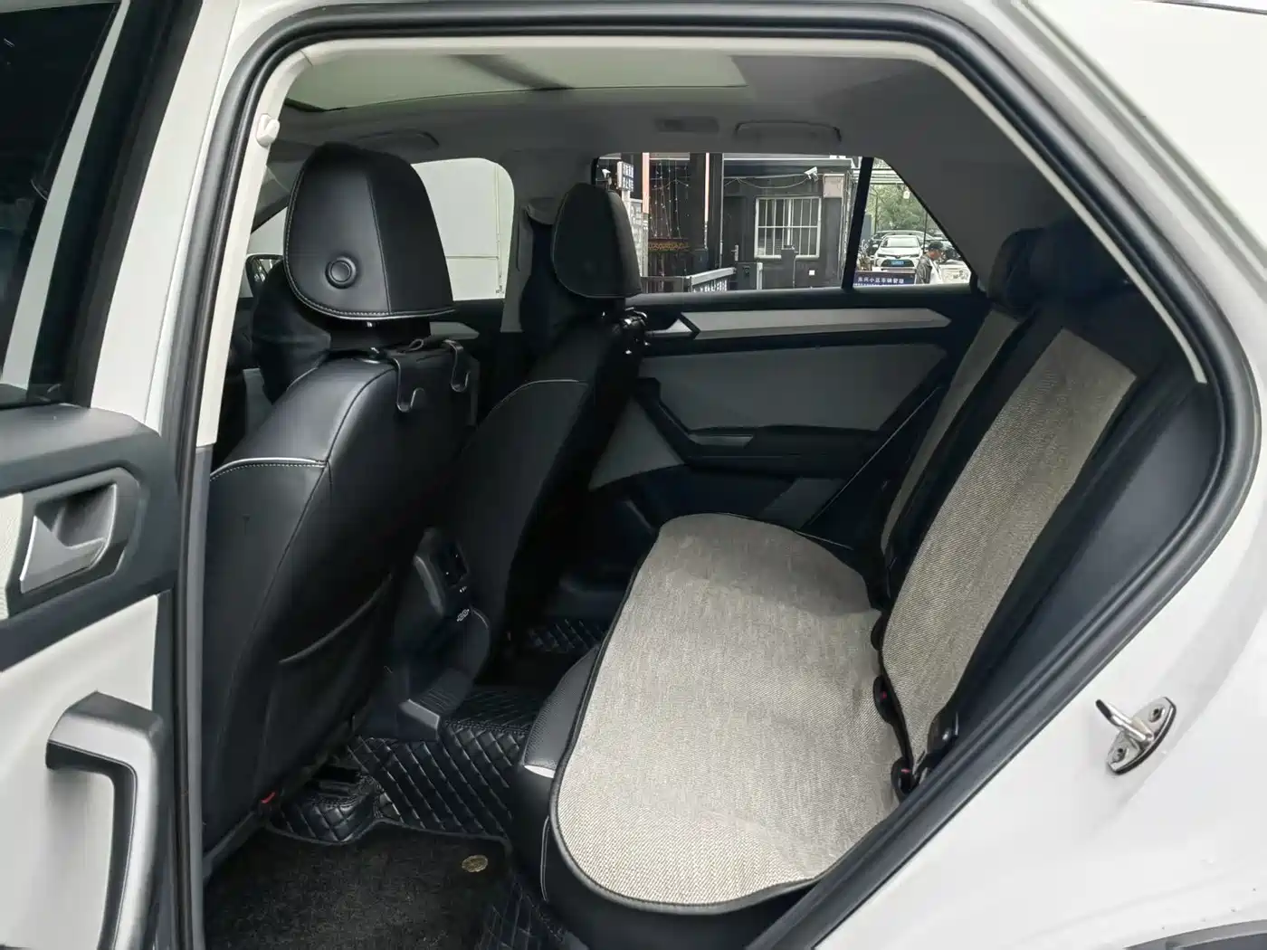 Volkswagen T-ROC 2025 280TSI DSG 2WD Time Edition фото 8