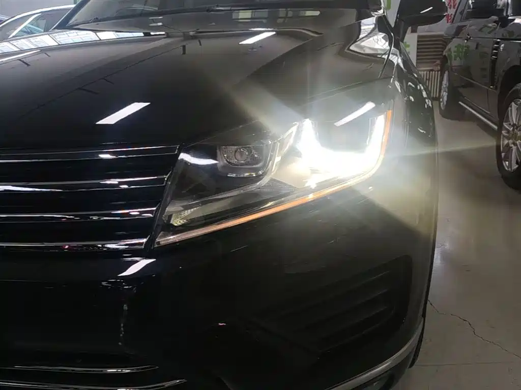 Volkswagen Touareg 2016 3.0TSI Glamour Edition фото 24