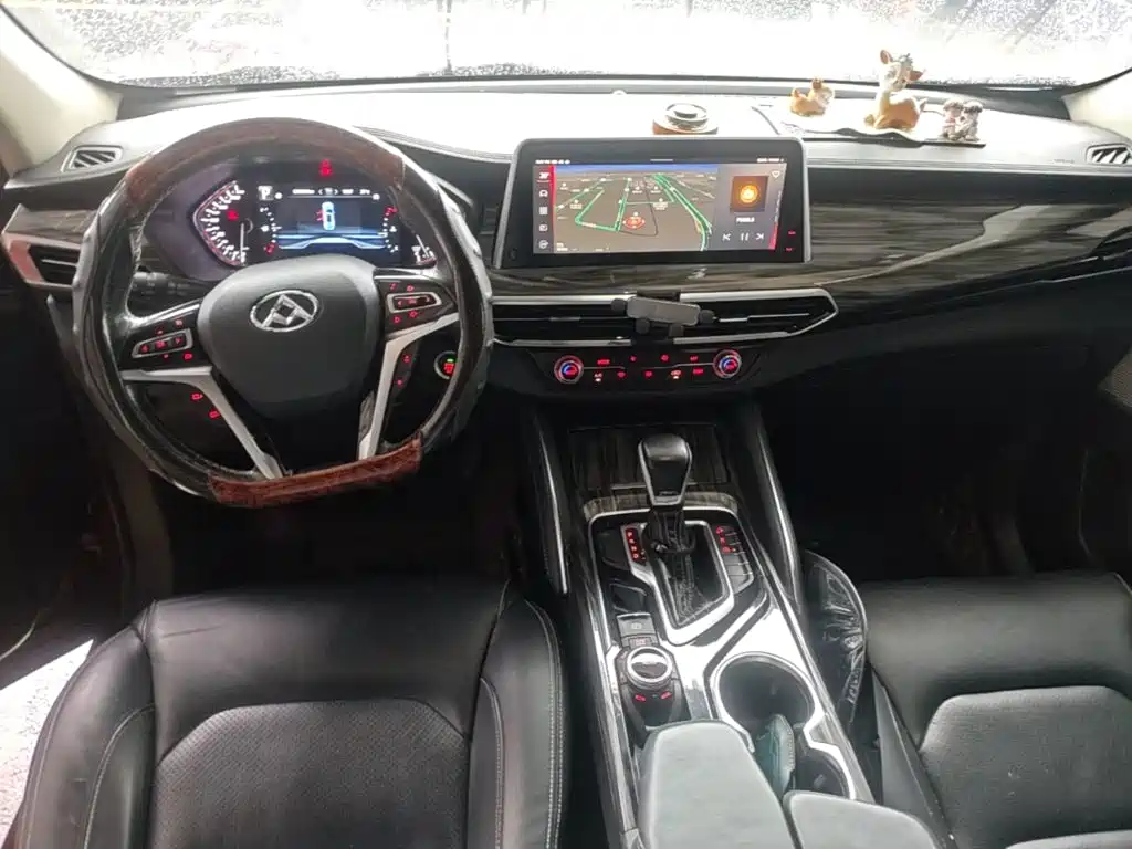 Photo 10 - SAIC Maxus D90