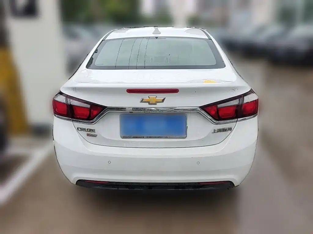 Фото 10 - Chevrolet Cruze