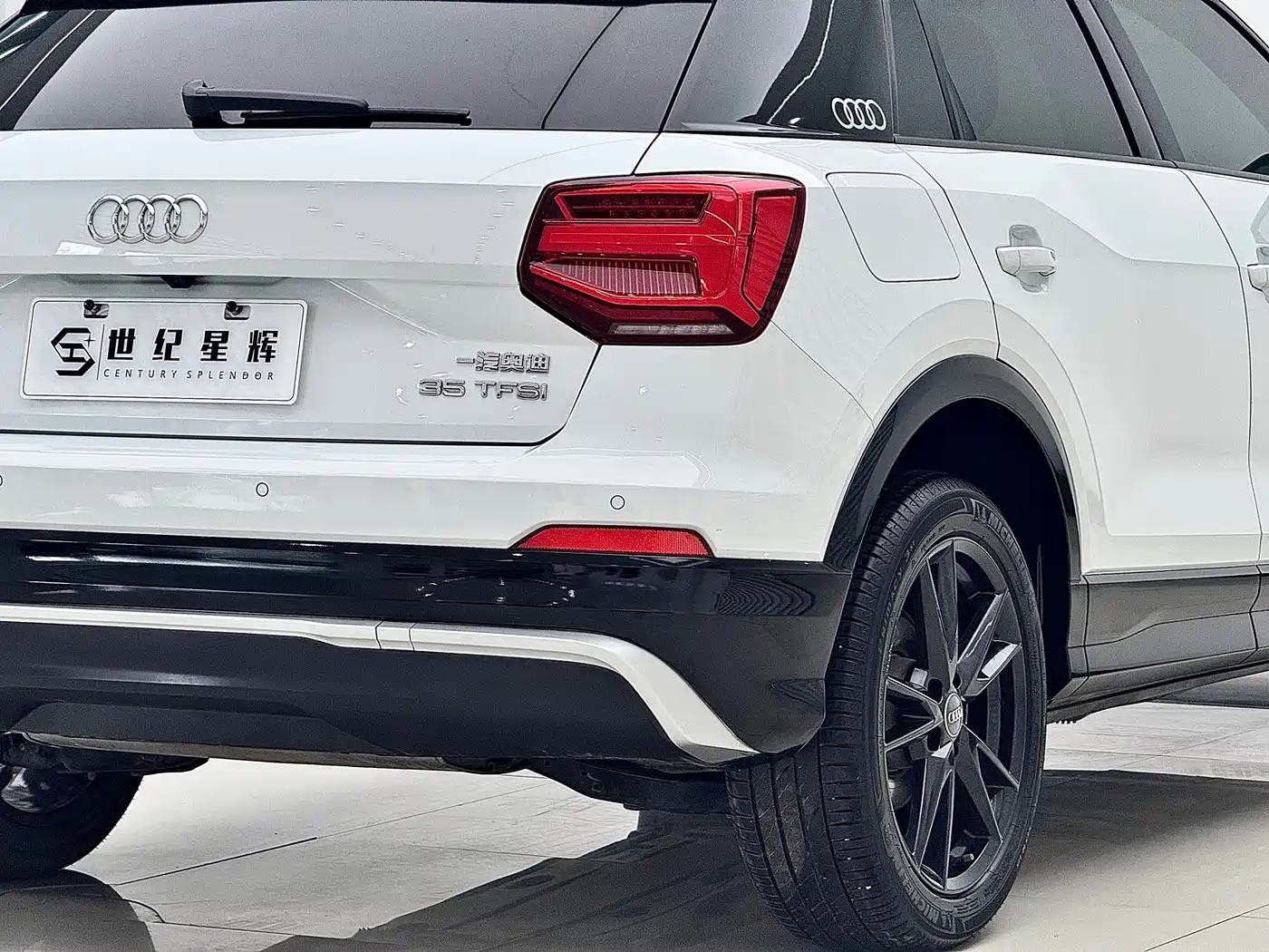 AUDI Q2L