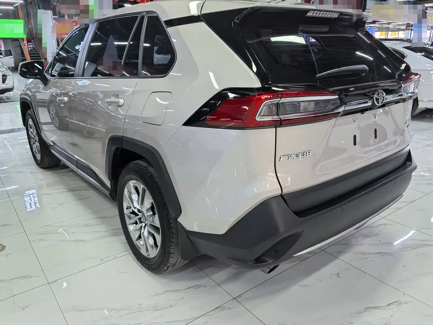 Toyota Wildlander 2021 2.0L CVT 4WD Luxury Edition фото 4
