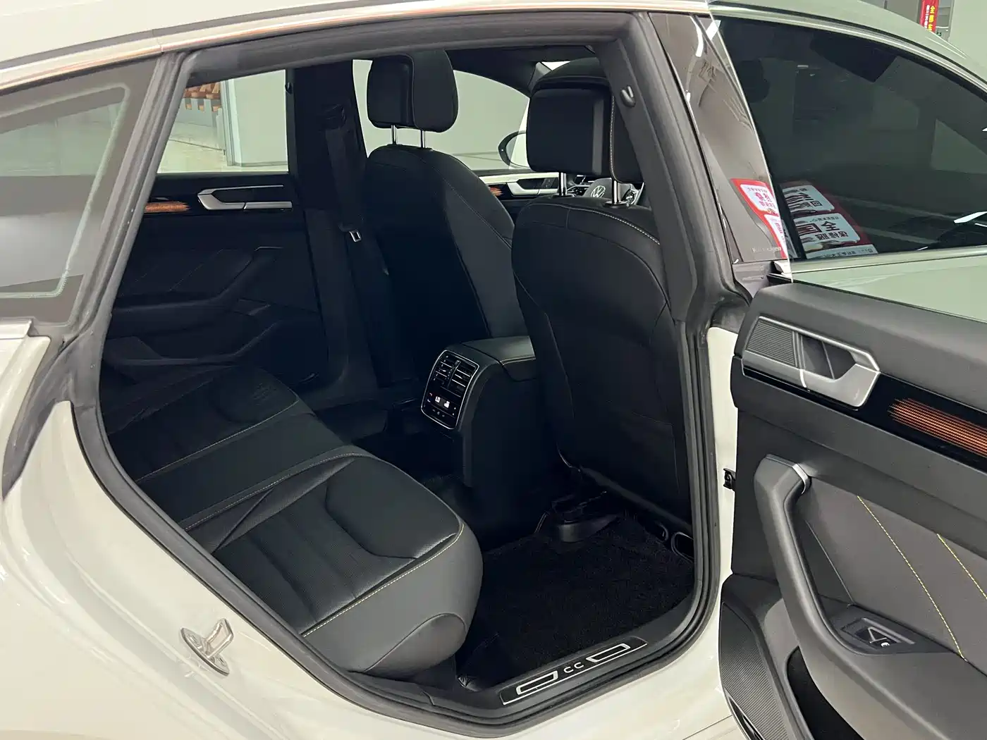 Volkswagen FAW-Volkswagen CC 2023 380TSI Eye-catching Edition фото 12